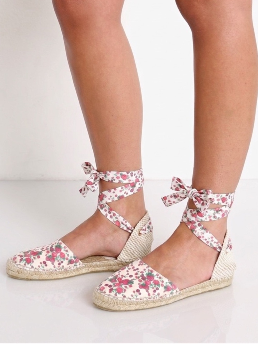 LOVESHACKFANCY X Manebi
$195 Nordic Floral Tie-Ankle
Espadrille(size 9)